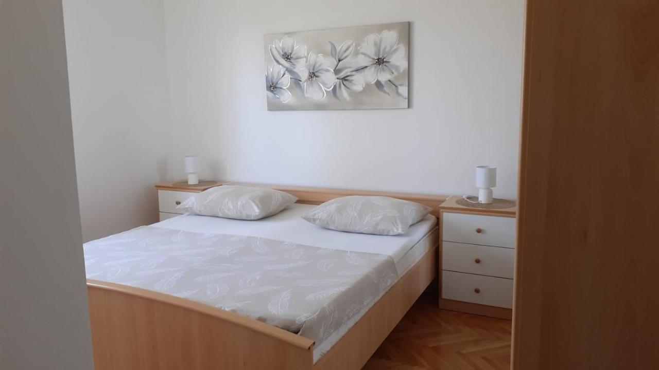Apartment Viki Lozovac Exterior photo