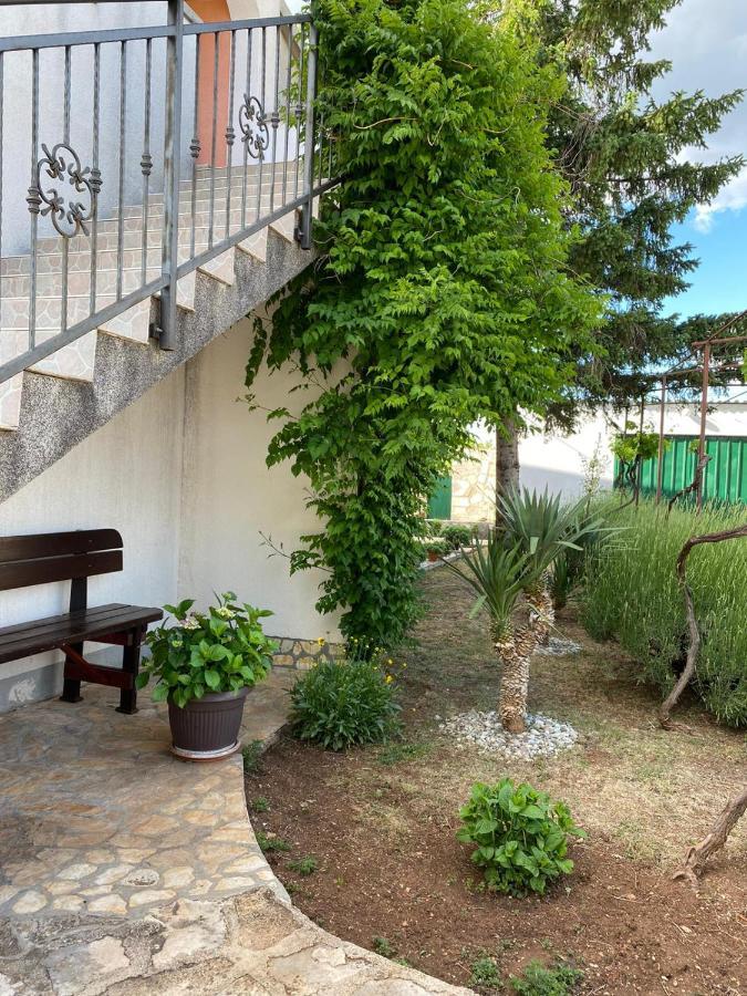 Apartment Viki Lozovac Exterior photo